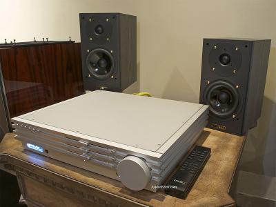PMC COR Class A/B Integrated Amplifier - Silver Finish