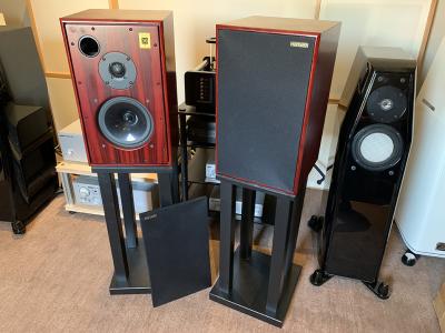 Harbeth M30.1 Monitors in Rosewood Finish - TRADE-IN